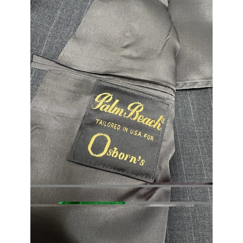 Vintage Gray Pinstripe Sport Coat Blazer Mens 40R 100% Wool Jacket USA 90s Y2K